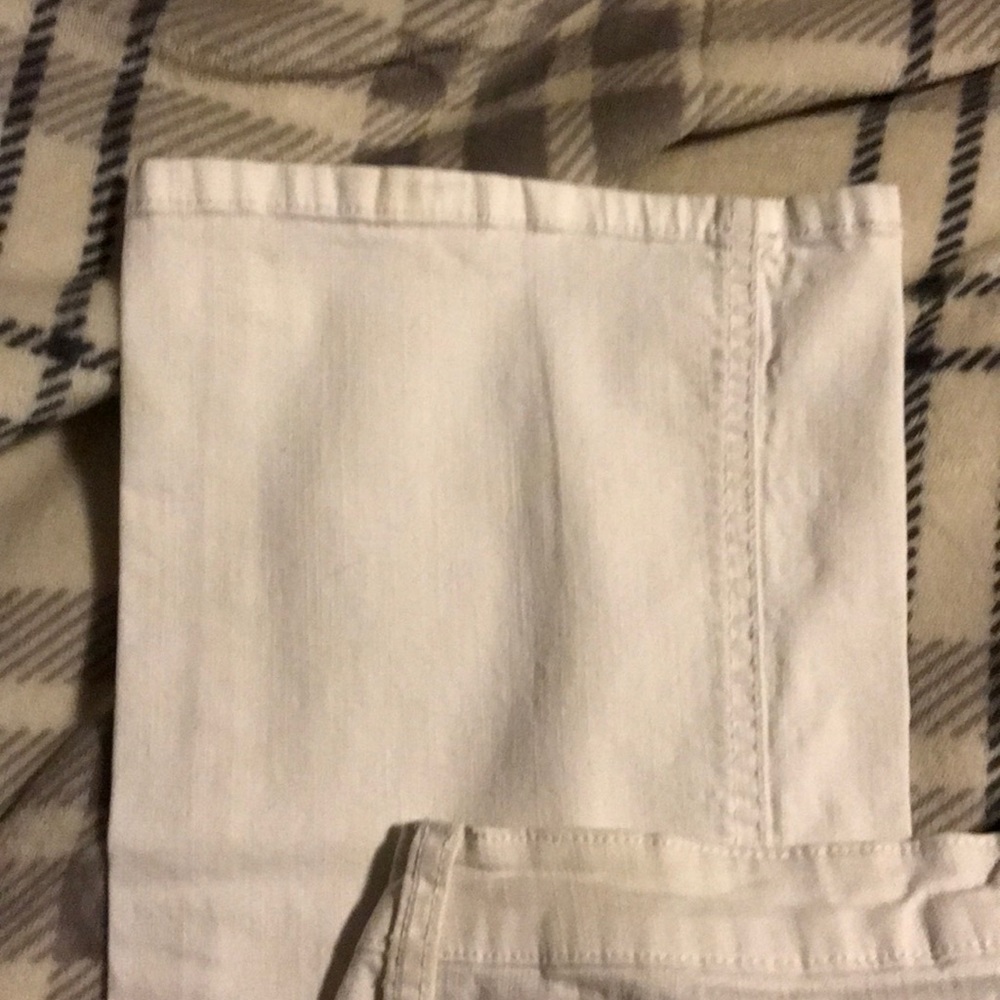 White jeans - Picture 5 of 6